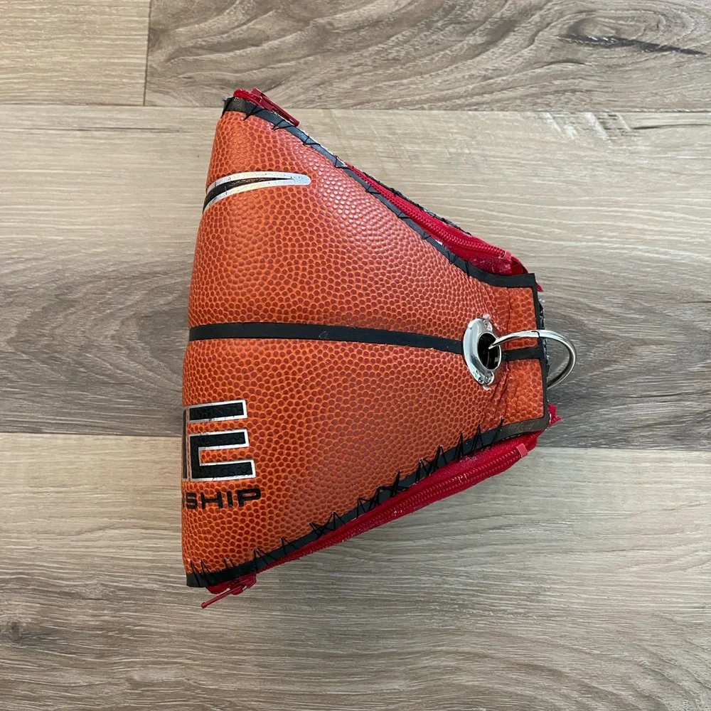 Handmade basketball Clutch - Picture 2 of 12